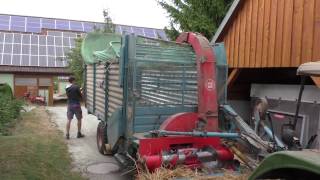 Stroh häckseln mit MENGELE Häckselwagen | GoPro | AgrarTube