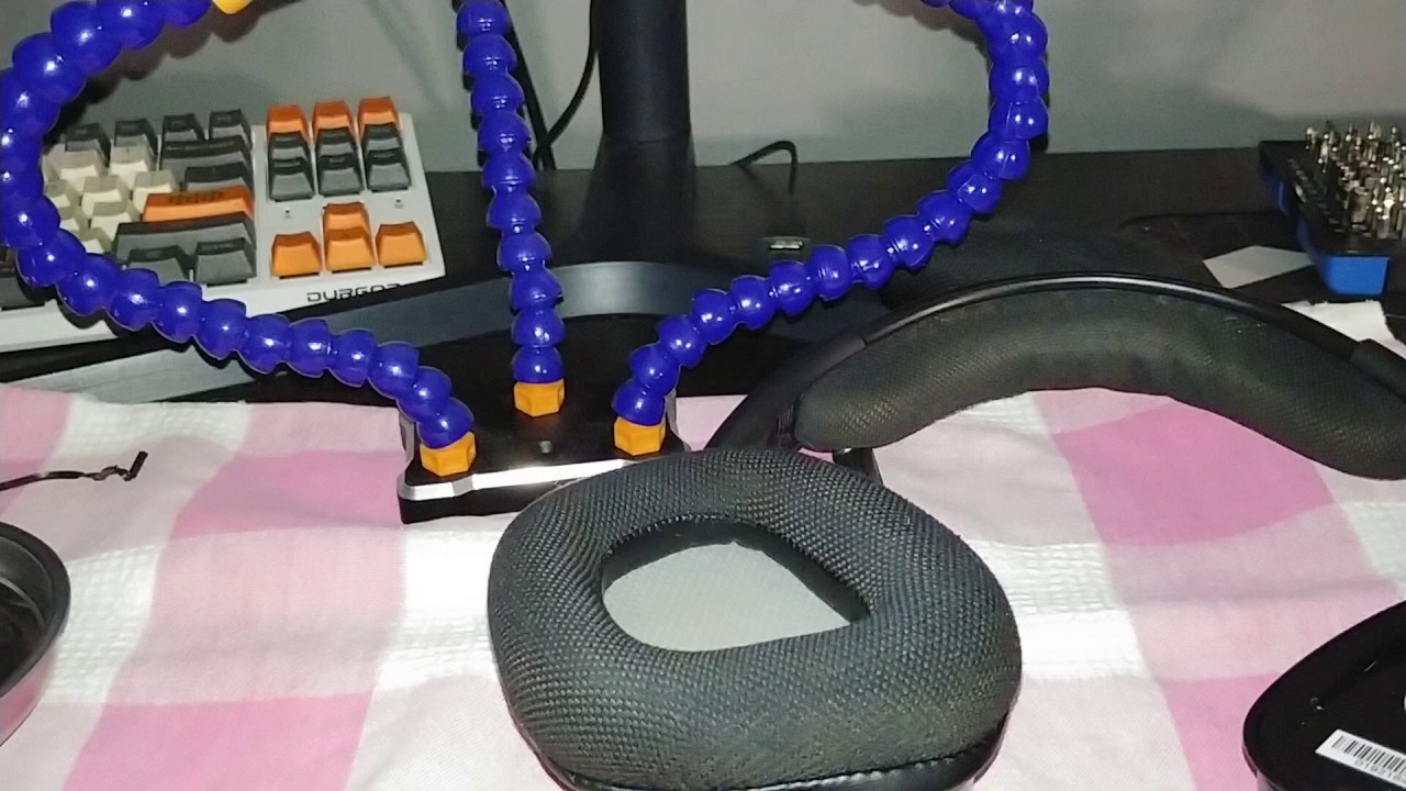 How to change the battery in your corsair void wireless headset - YouTube