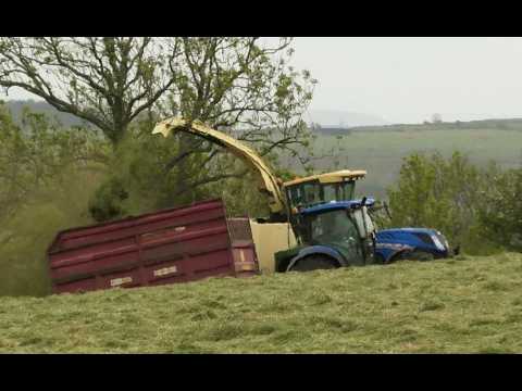Krone Chopper Lifting Grass