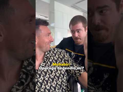 MUBABİR MESSİ’Yİ BOYNUNDAN
