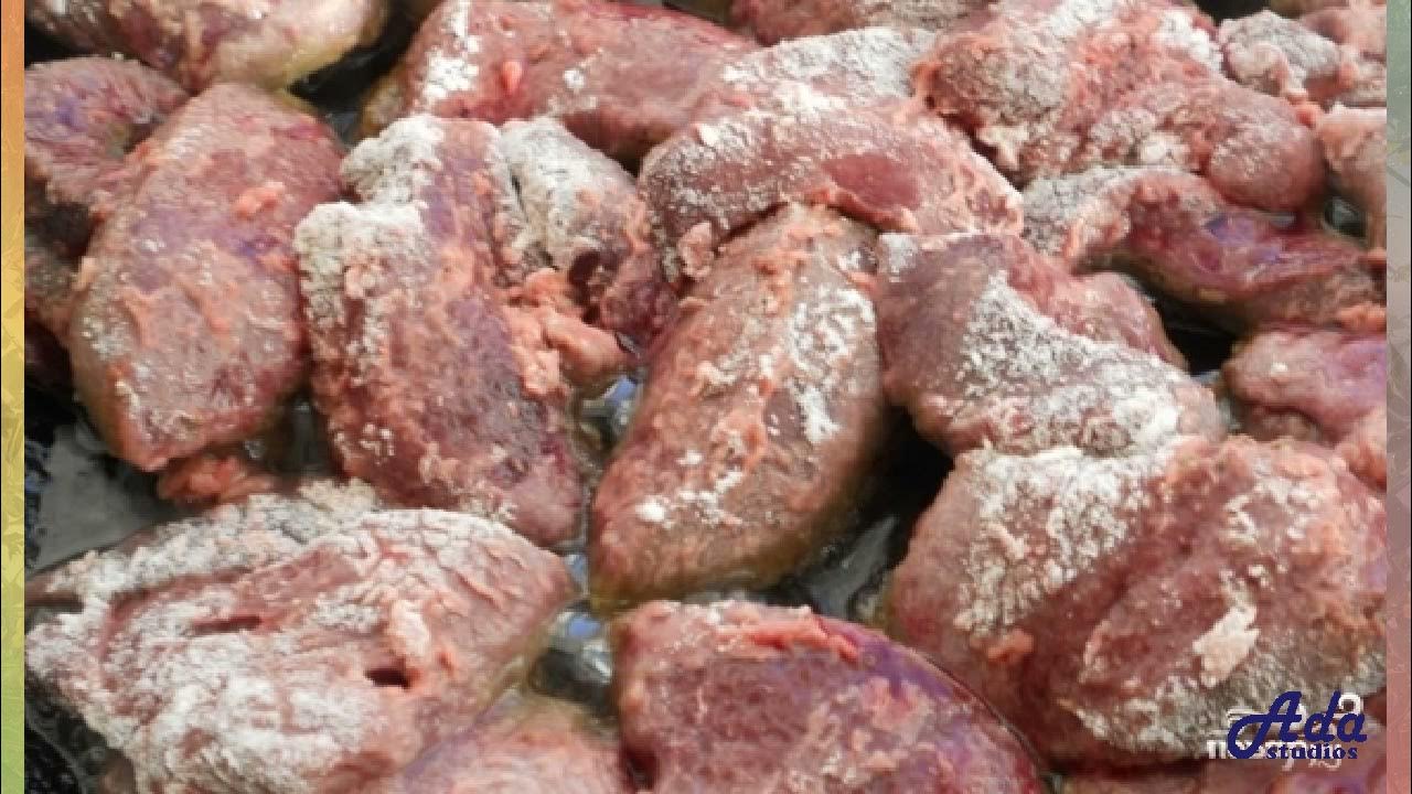 Можно ли давать собаке куриную печень. Размороженная печень говядина. печень для собак в духовке. говяжья печень размороженная. нормальный цвет размороженной говяжьей печени.