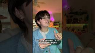 she hates technology but knows every facebook update 💀 #comedyshorts #moms #skit #relatable #funny
