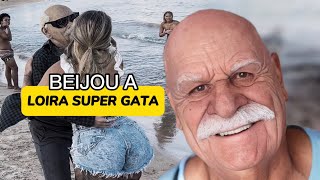 IDOSO BEIJANDO LOIRA SUPER GATA NA PRAIA