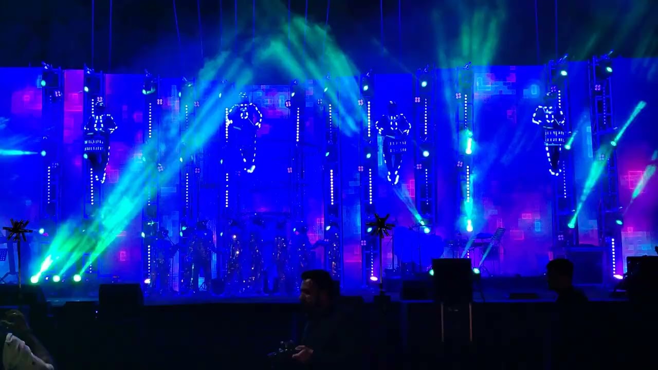 Flying Drummers FROM MUMBAI.. VINOD PERCUSSIONIST AND GROUP.. CONTECT NUMBER 8879000689/9167420720