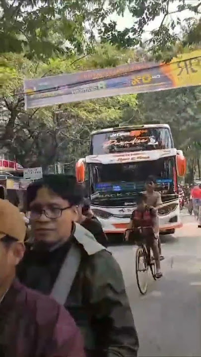 Anak kecil k3lindes saat ngoyod  Basuri, Haryanto Paradise Kotabumi. Hati² untuk semua tetap safety