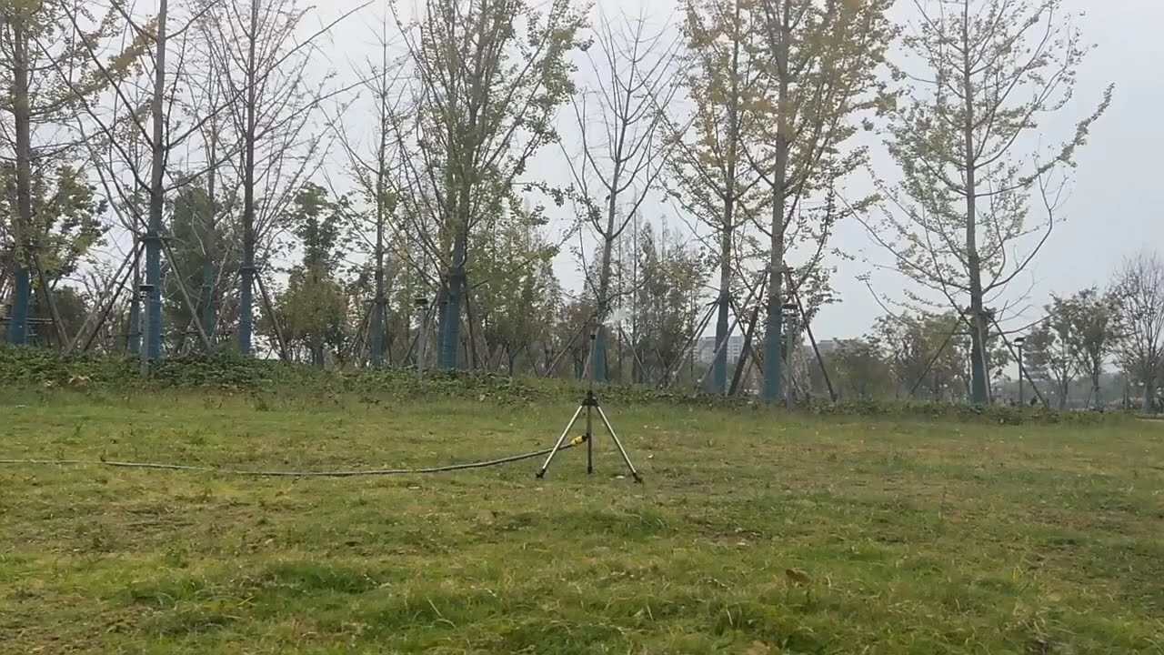 Large Area Coverage Yard Lawn Garden Impact Irrig Sprinkler Irrigation System on Tripod Base
