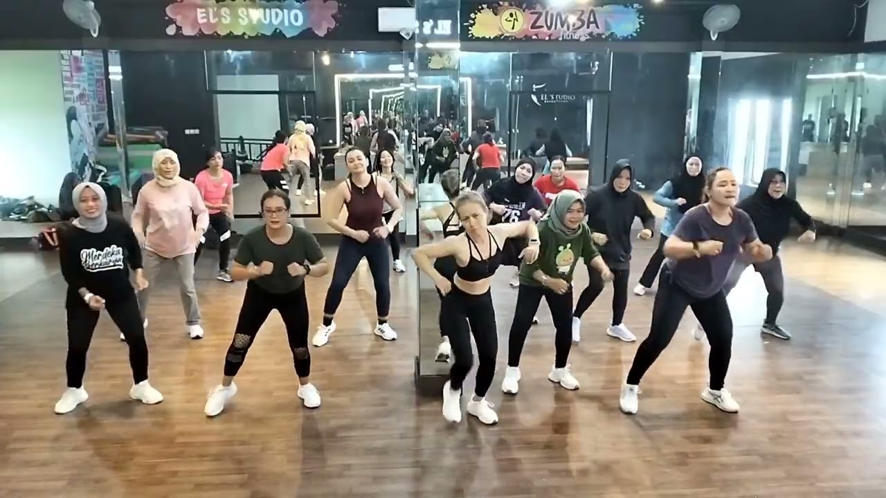 SABAR DUH SAYANG NGAPUNTEN E SAESTU SENAM KREASI by Silvy Bogian #silvybogian #senamkreasi #joget 