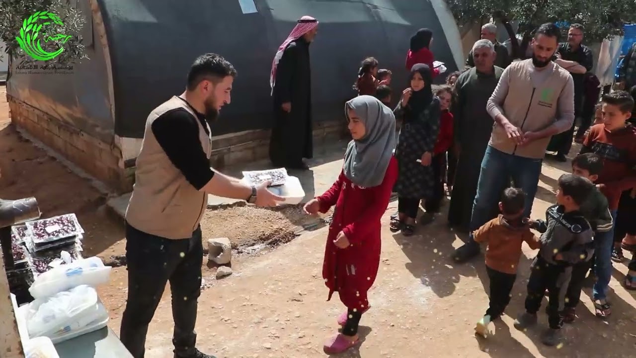 توزيع وجبات الإفطار الرمضانية لأهلنا في مخيم الزيتون -منطقة حربنوش -ريف إدلب