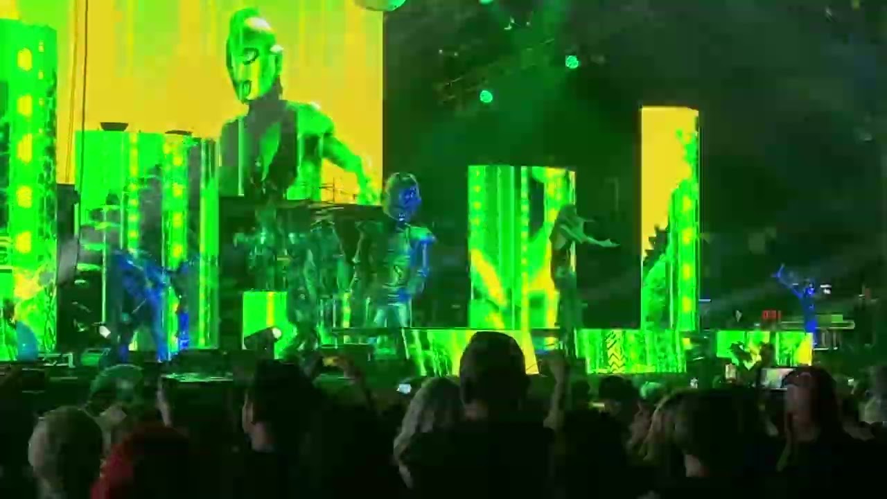 More Human Than Human- Rob Zombie (Live at Dos Equis Pavilion, Dallas Tx)