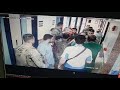 عناصر من الجيش اللبناني يعتدون على طبيب في إحدى المستشفيات mp3