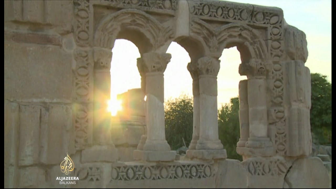 ترميم فسيفساء عمرها قرون في فلسطين