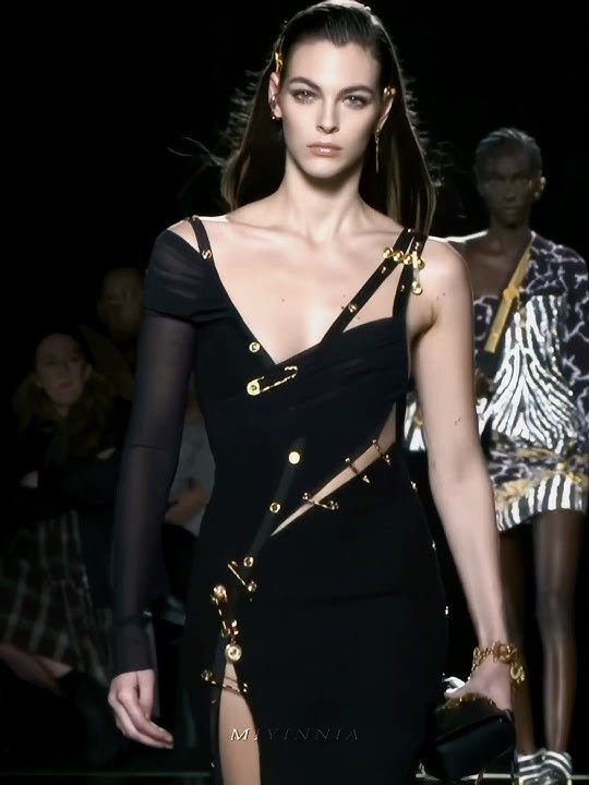 Italian supermodel Vittoria Ceretti, what a perfect face, she's so beautiful!#vittoriaceretti