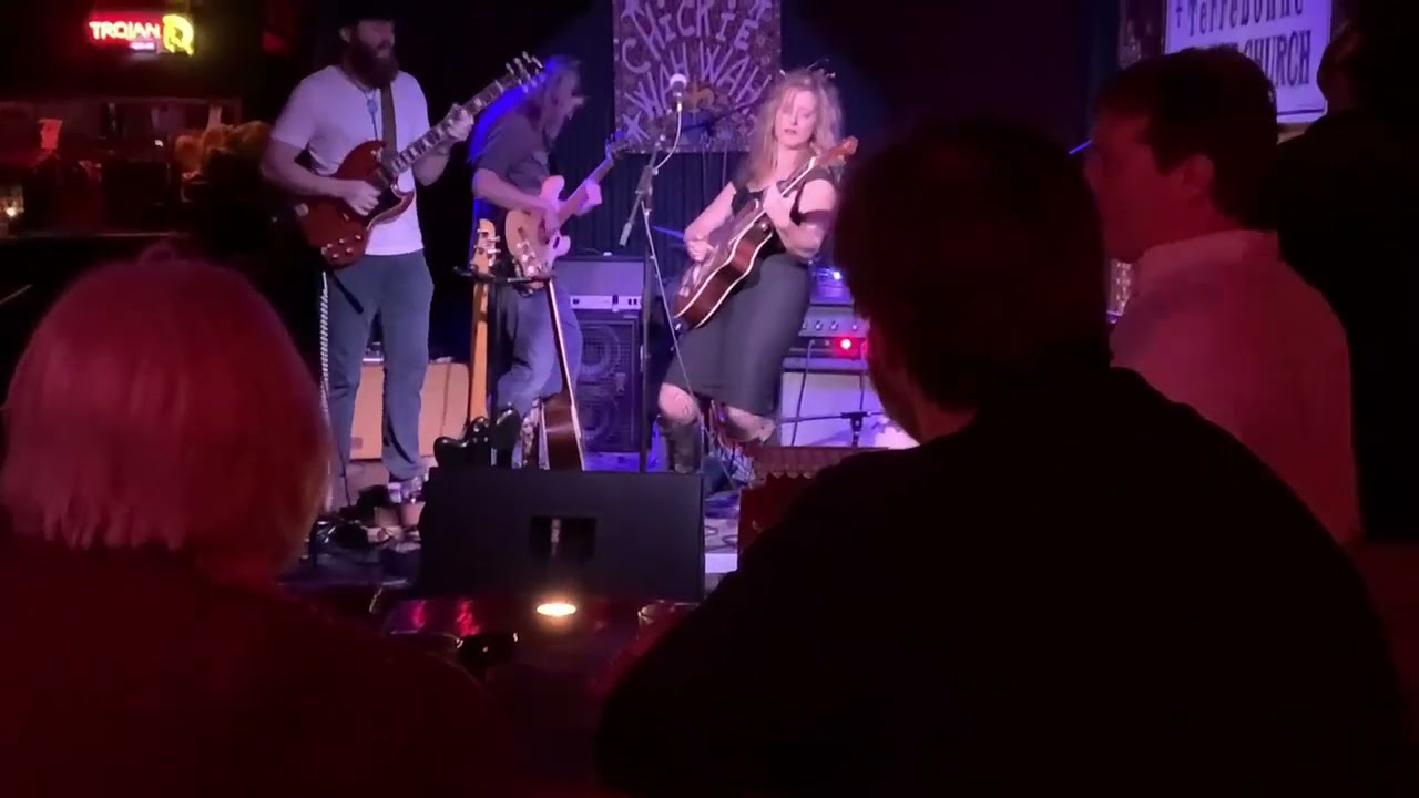 Layla Musselwhite at Chickie Wah Wah 523