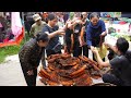 Zon brings wild boar smoke meat goes to market sell, Vàng Hoa