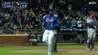 ATL@NYM: Reyes scampers home following throwing error