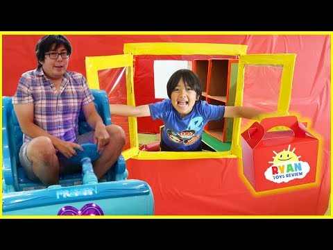 ryan-pretend-play-drive-thru-on-kids-power-wheels-ride-on-car!!!