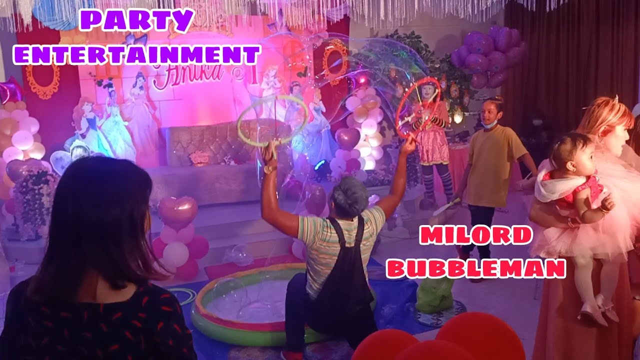 THE BUBBLE MAN - YouTube