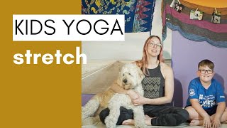 Easy Kids Yoga 10 Minute Seated Yoga Stretch With Matthew Sharing Calm Yoga