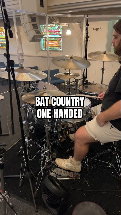 BAT COUNTRY ONE HANDED. Wanted to see if the El Estepario one handed hype was real. Turns out it is.