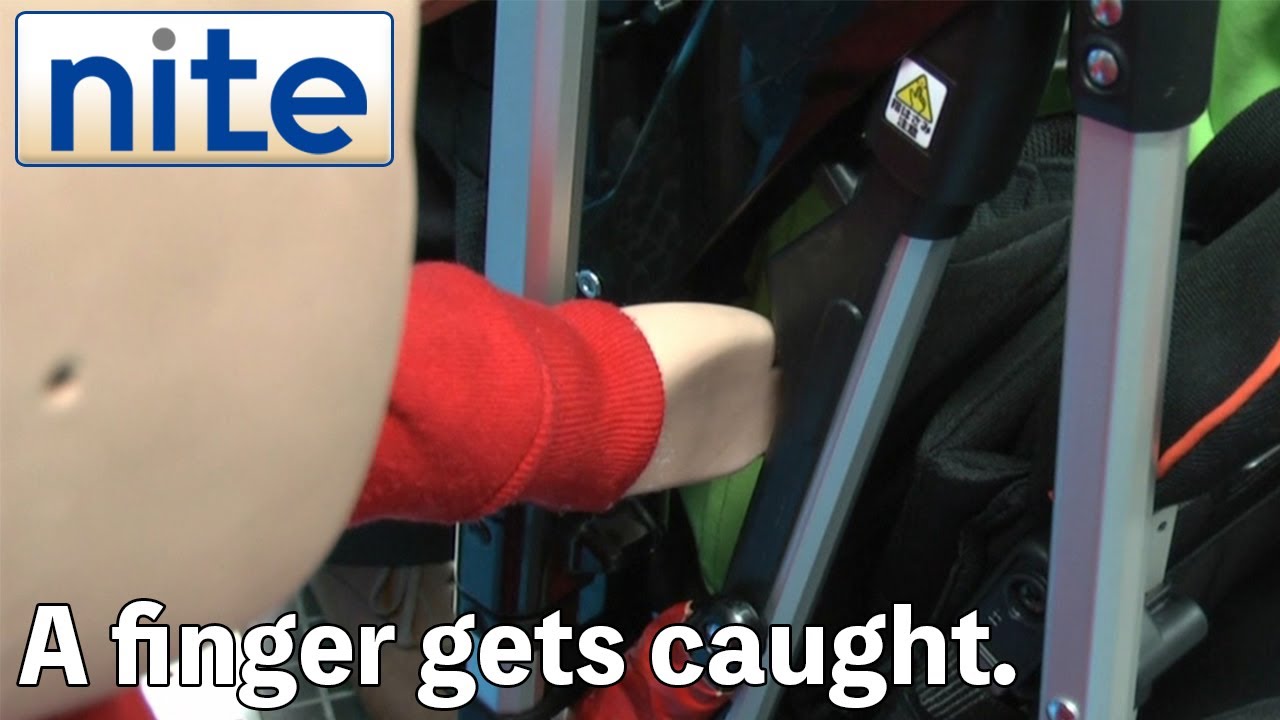 【nite-ps】Baby stroller:2.A baby getting her/his finger caught in a stroller