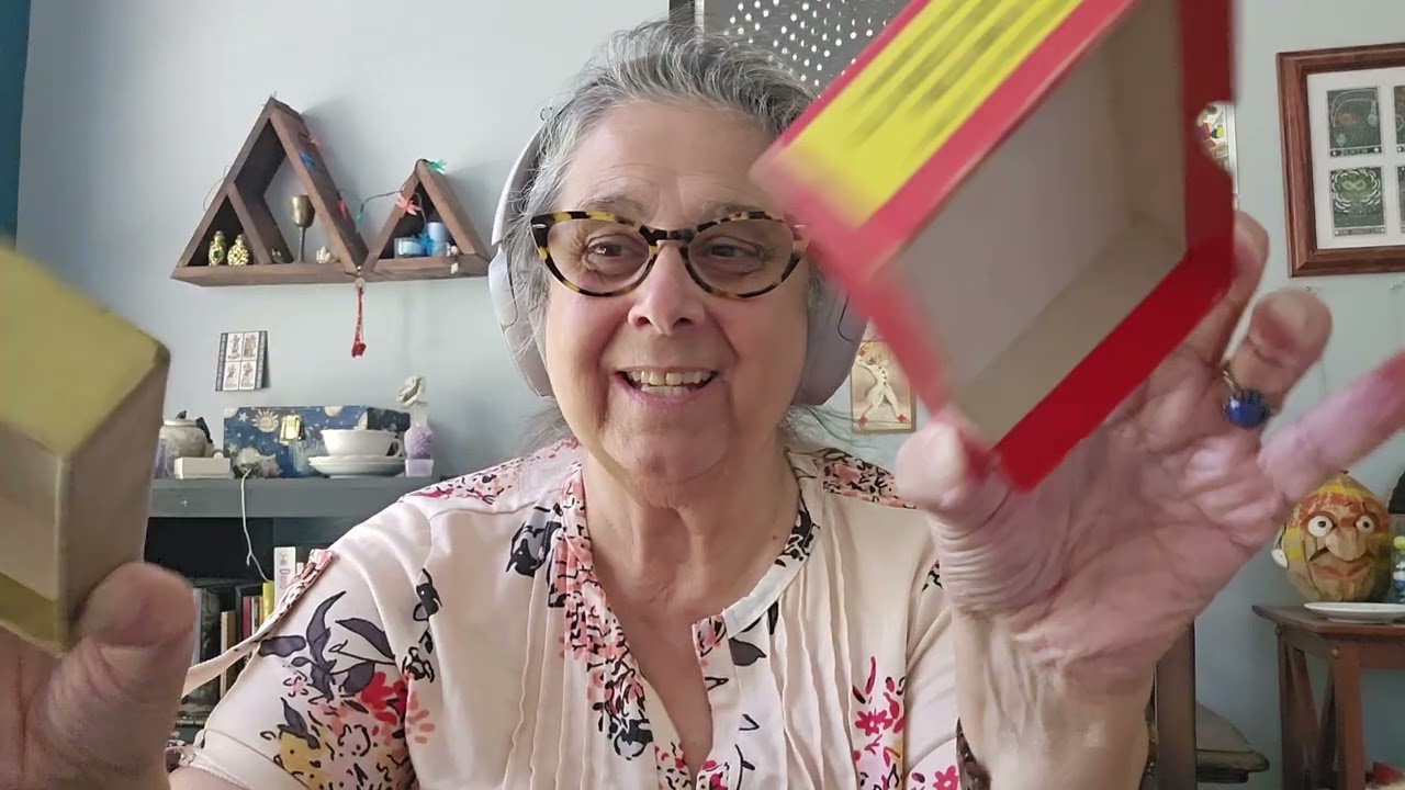 How to Remove Odor from Stinky Tarot Decks