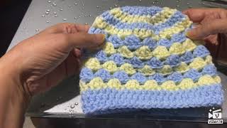 How to crochet baby hat in 2 colors. چھوٹے بچے کی ٹوپی کیسے بنتی ہے دو رنگ کی