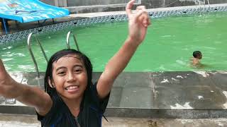 Mesya berenang ke WaterBoom88 Malang