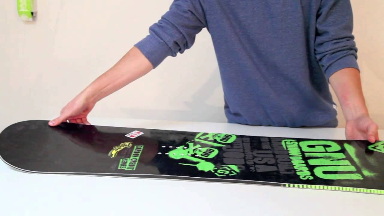 GNU Carbon Credit BTX Snowboard 2013 - YouTube