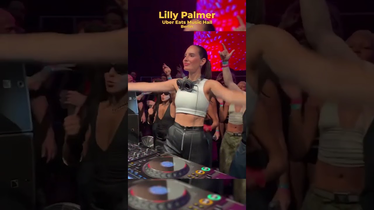 Berlin went crazy for Lilly Palmer last night 😱 auf YouTube ansehen Berlin went crazy for Lilly Palmer last night 😱 auf YouTube ansehen