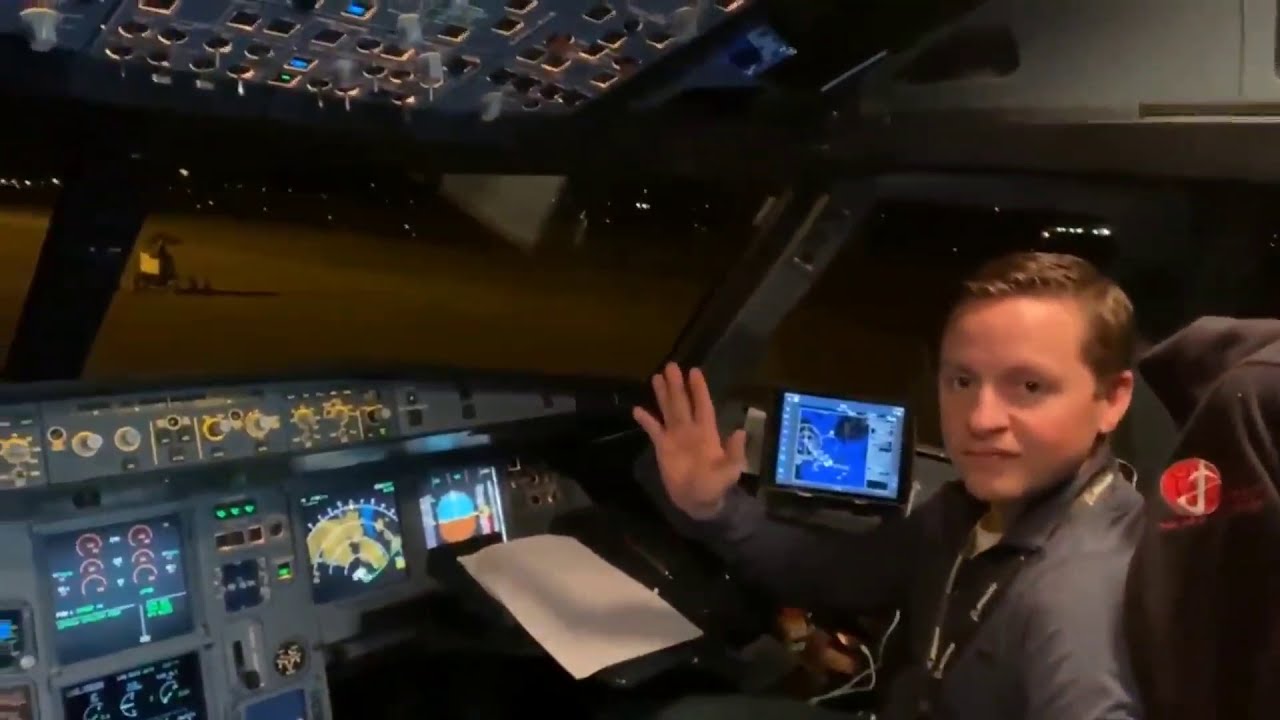 AirSial: A320 Delivery