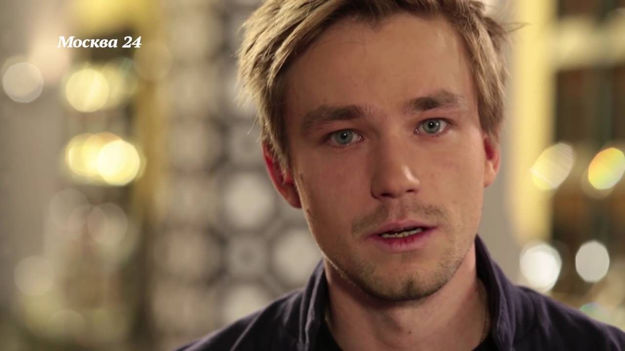 "Вошла ты резкая..." Читает Александр Петров - YouTube