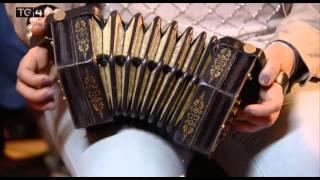 Aoibheann Queally (concertina), Pamela Queally (fiddle). Irish music chords