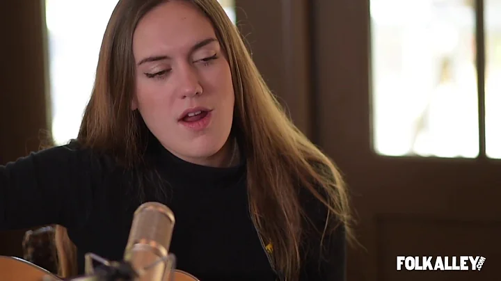 Folk Alley Sessions at 30A: Lilly Winwood - "Silve...