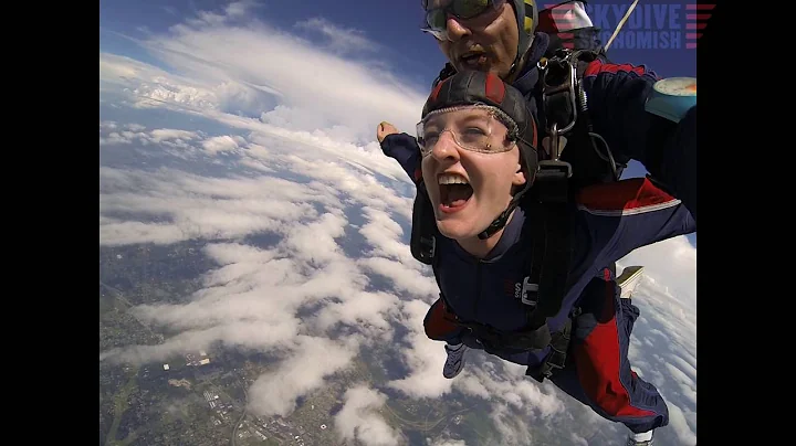 Melissa Neubert's Tandem skydive!