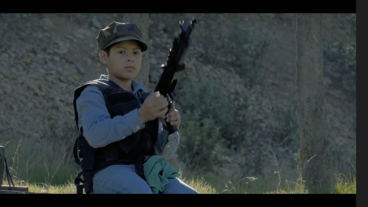 El Niño Sicario/Calibre 50 (video underground) - YouTube