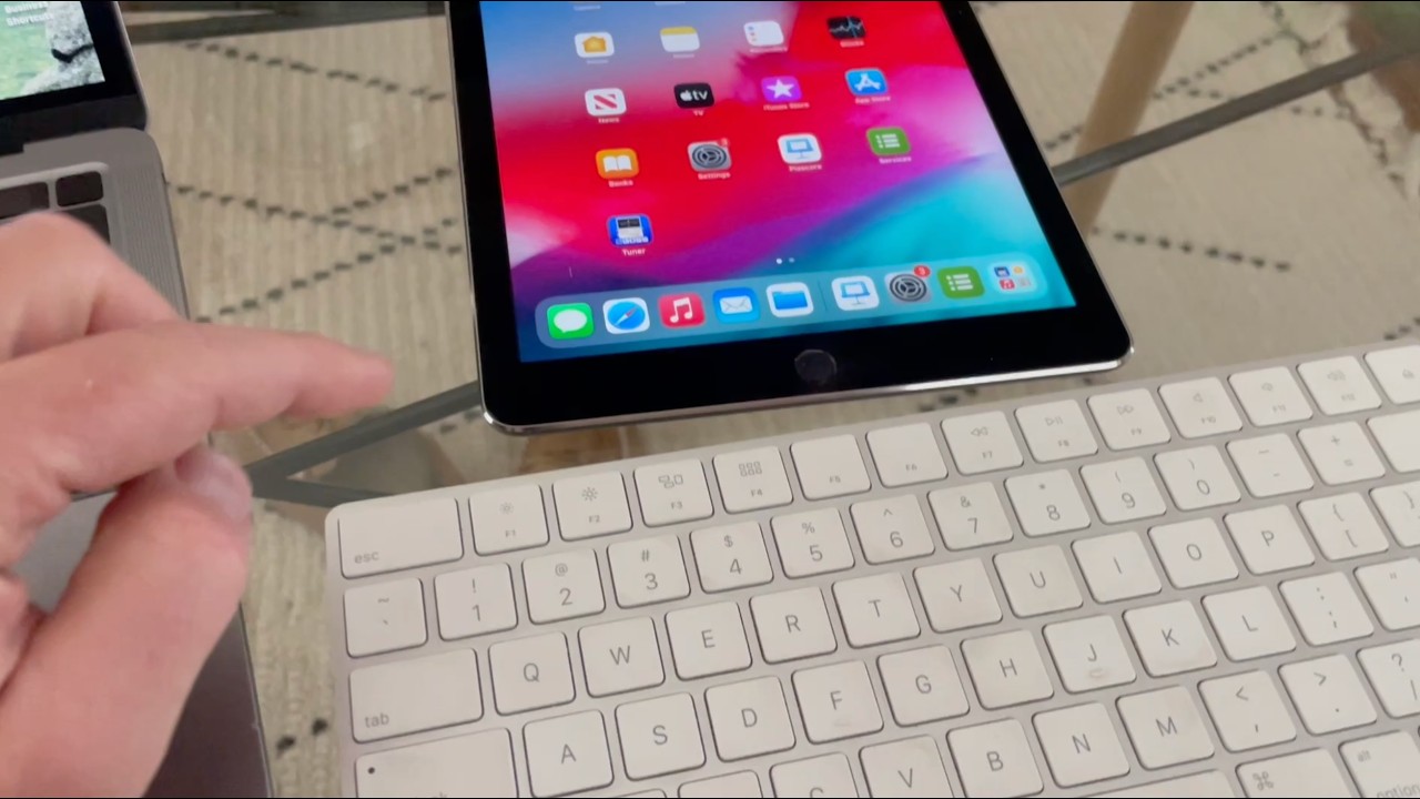 How to Connect a Keyboard to an iPad- Easy Method - YouTube