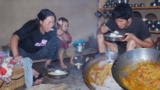 Jina Sanjip in een dorp | een dorpsfamilie op het platteland van Nepal | het pastorale leven van ...