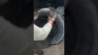 Gadi ka hidden problem mil gaya#shorts#mechanicwork#garagework#dieselengine#brakerepair#carrepair#▶️