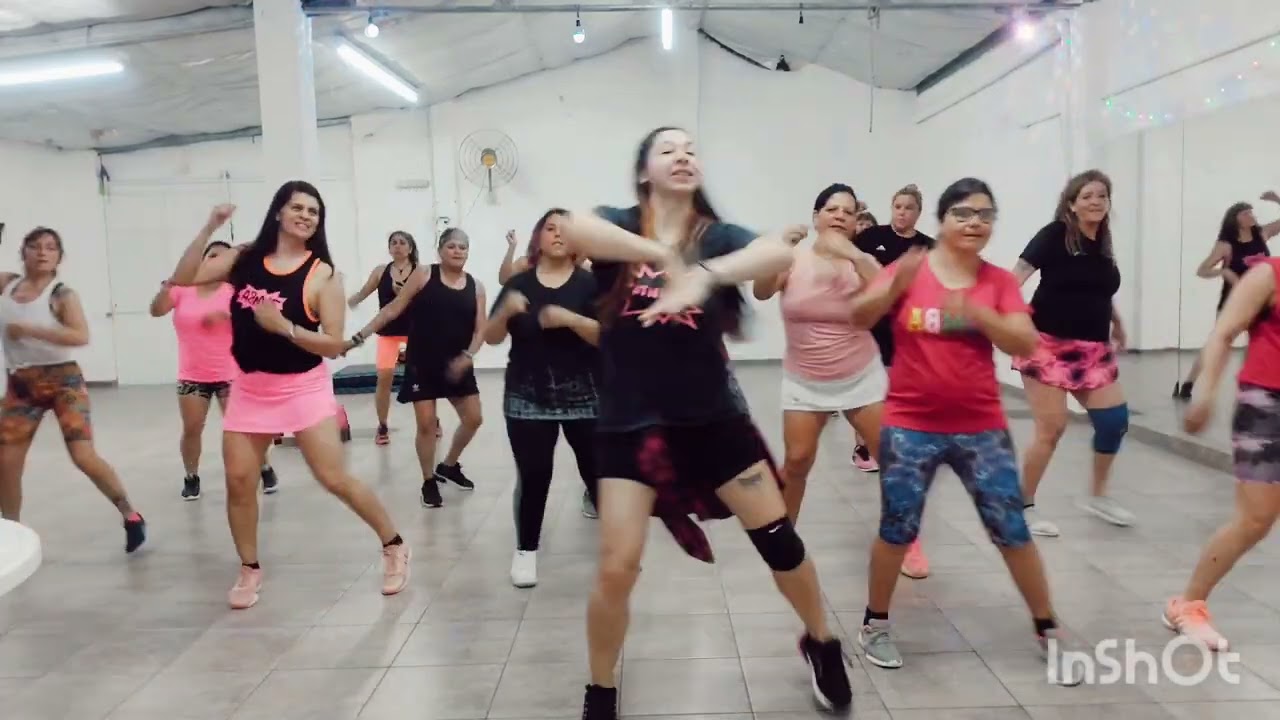 así es la vida-maria beccera y Enrique iglesias.(zumba)