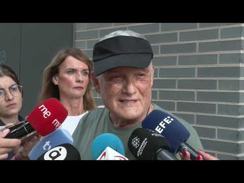 Los afectados por el incendio de Campanar empiezan a abandonar el edificio municipal