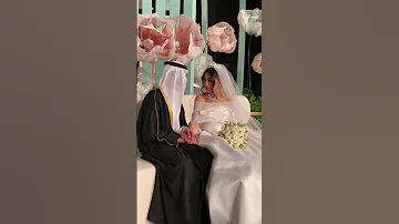 يحسب اني ما احبه ونا متوله عليه 