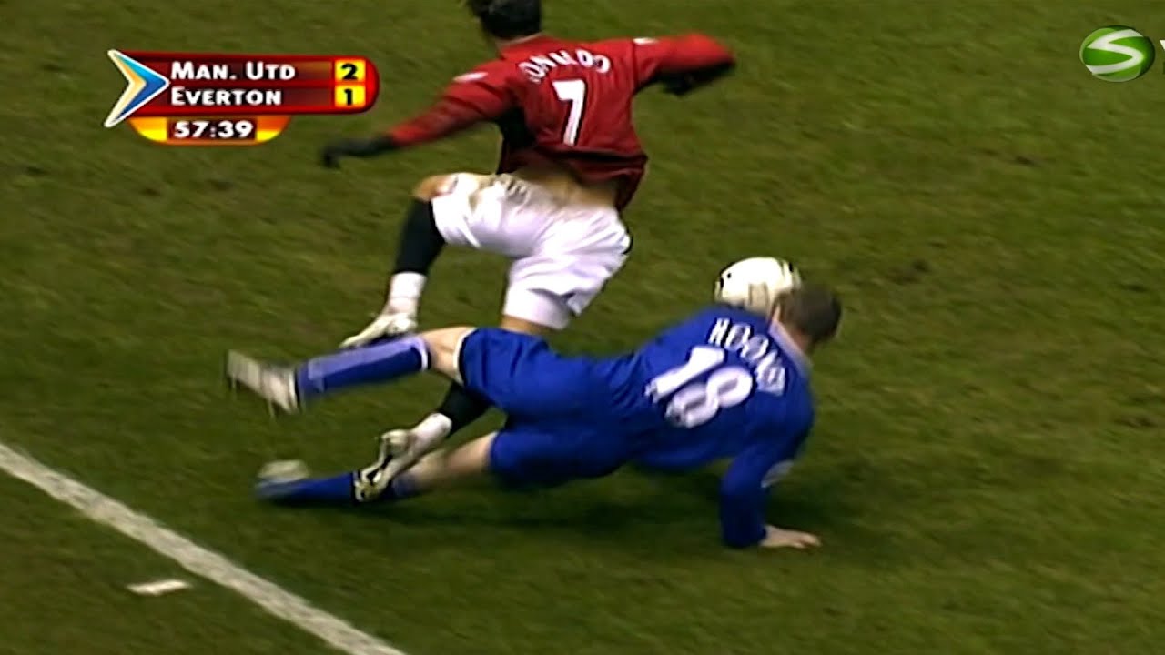 Everton & ROONEY Tried To END 18 Year Old Ronaldo's Career In This Game (03-04)