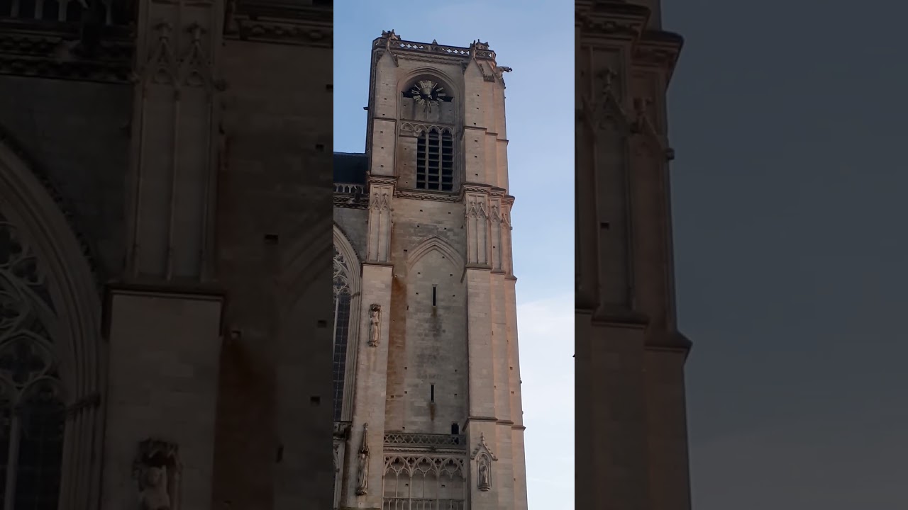 🔔La cathédrale St Julien au Mans sonne 5h! 🔔 #cathédrale #lemans #cloche #Bell #france
