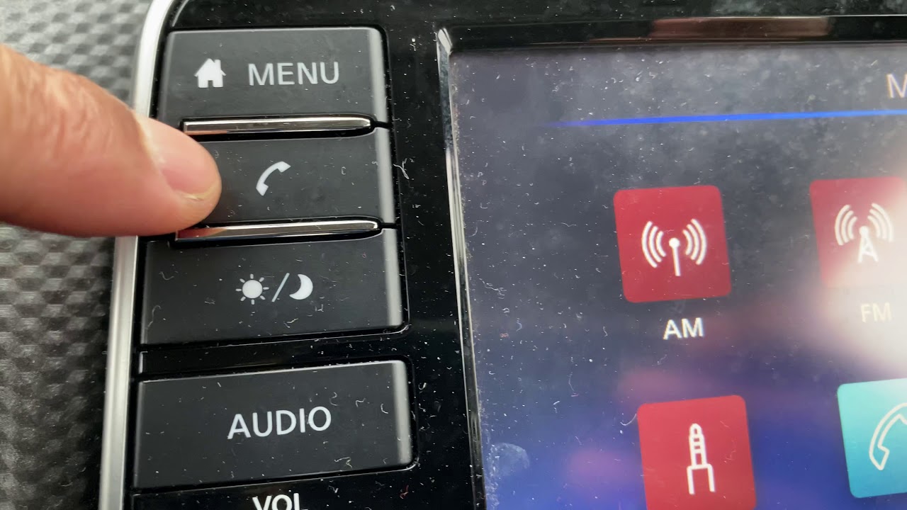 Nissan Kicks How to turn on/off radio in the media center YouTube