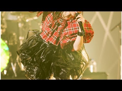 山本彩「歌で誰かの力に」思い出の場所でソロライブ