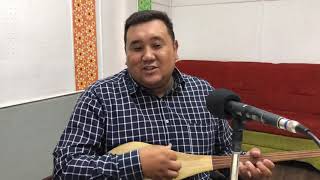 видео: Бир кыз көрдүк Бишкектин базарынан... а сизчи?🔥 Мамбет Акын “Алтын микрофондо” ! картинка: Бир кыз көрдүк Бишкектин базарынан... а сизчи?🔥 Мамбет Акын “Алтын микрофондо” !