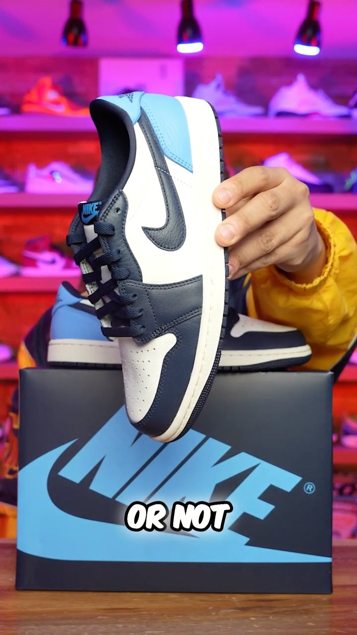 A CLASSIC Reborn ! The Jordan 1 Low “Obsidian” - YouTube