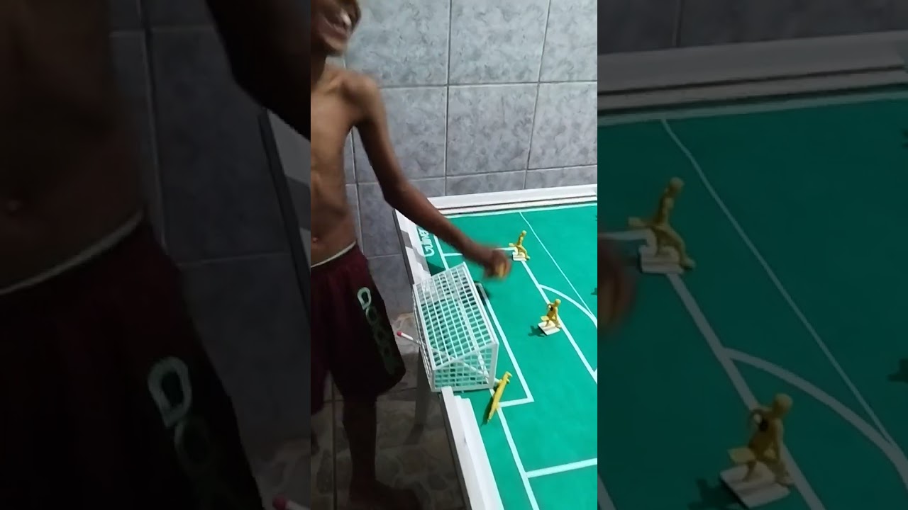 Tiago x Mamãe em uma partida de futebol Gulliver.