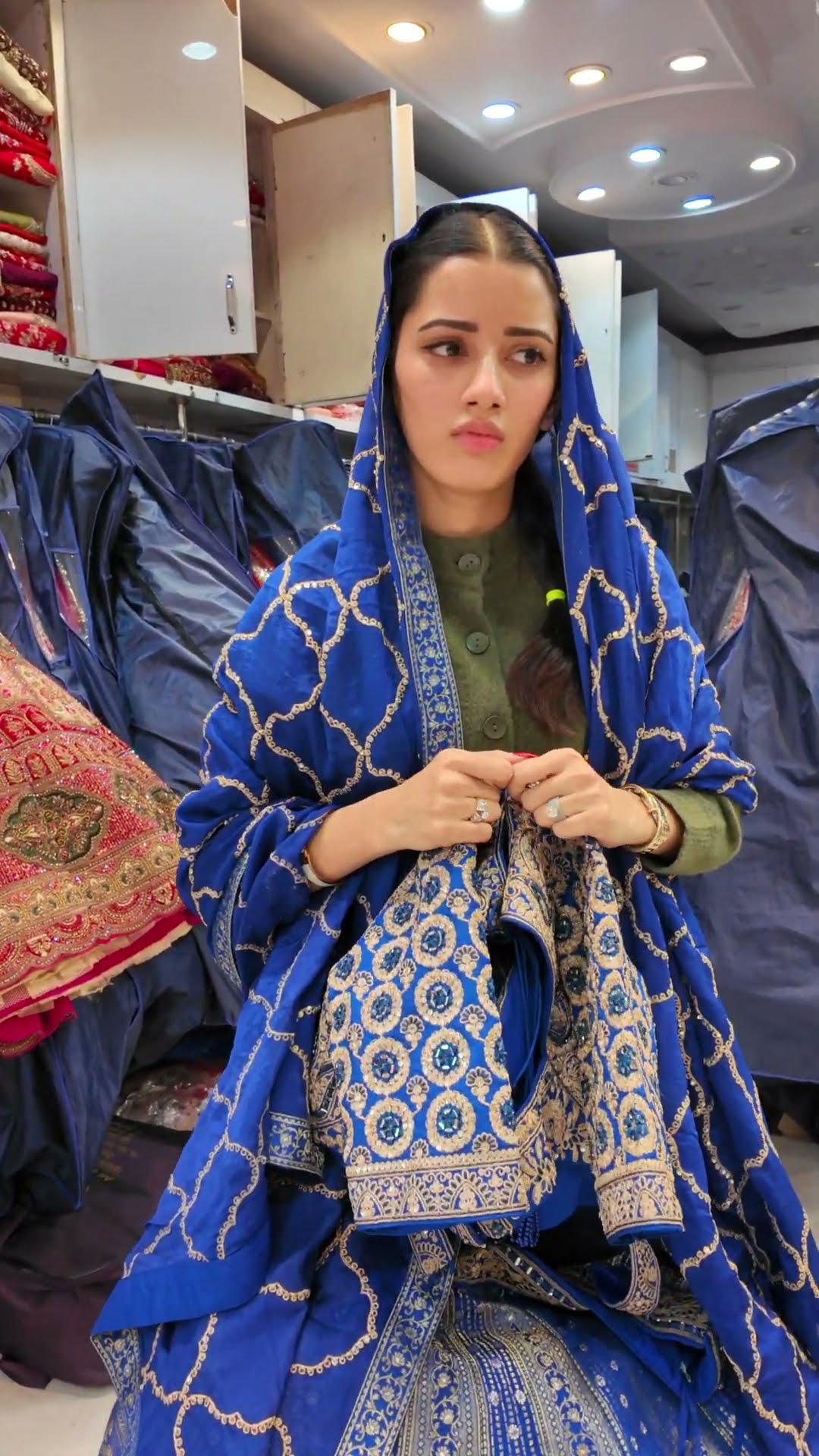 Bichari Neetu ? #funny #neetubisht #comedy #youtubeshorts #trending #lakhneet #shorts