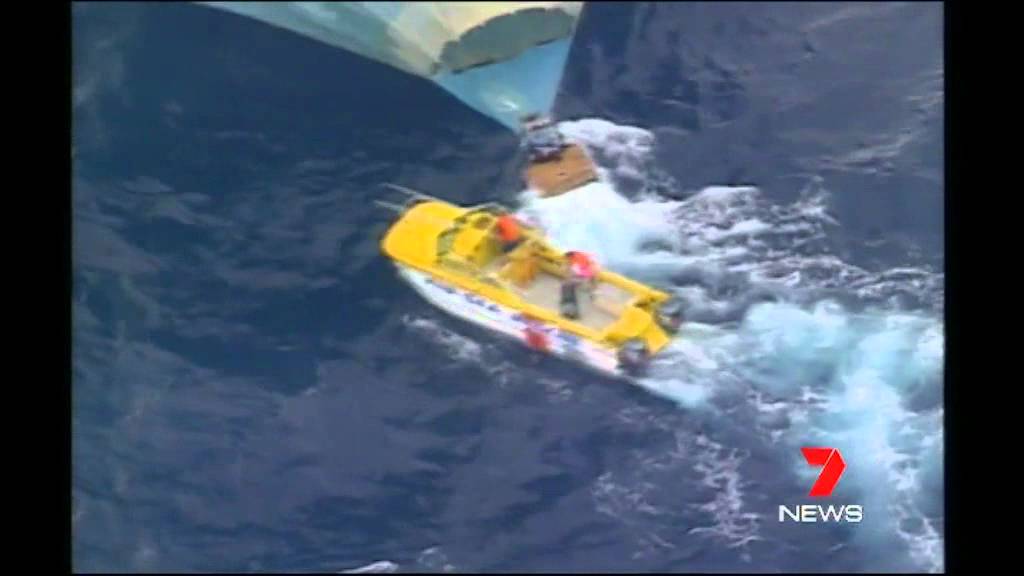 1990 Hot Air Balloon Complex Rescue Off Gold Coast Australia - Seven News Flashback
